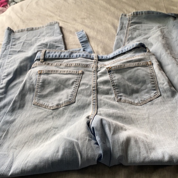 Jeans - Picture 3 of 3